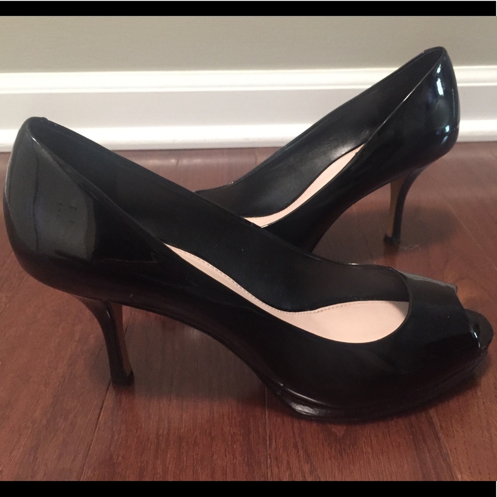 Vince Camuto Black peep toe pump